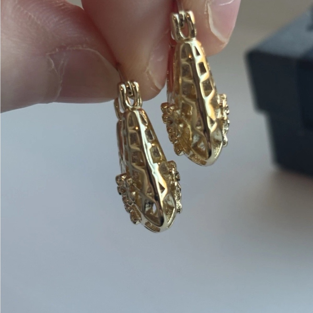 Boho Gold Plated Filigree Floral Hoop Earrings Openwork Statement Hoops New - Picture 7 of 8